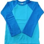 Franela surfista infantil (Azul con mangas azul cielo)