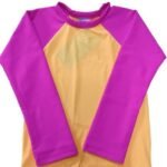 Franela surfista infantil/juvenil (Amarillo con mangas rosadas)