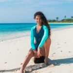 Entero tipo buzo con cierre y escote laterales (Color 2)