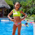 Bikini Juvenil tipo top con faralado en hombros