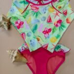 Triquini manga larga con trenzado en parte trasera (Fucsia con estampado)